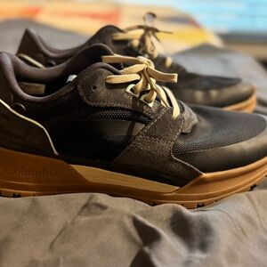 Columbia Women’s Black and Brown Shoes